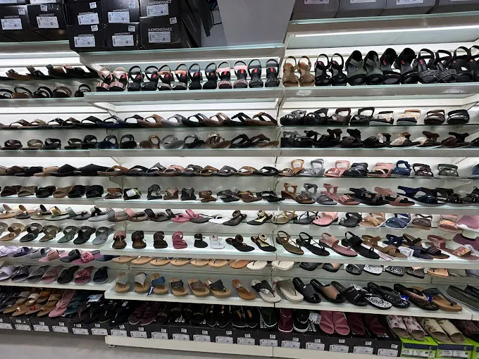 WALK & WAY Multi Brand Foot Wear